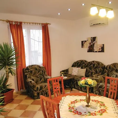 Nyaraló Two-bedroom Holiday In *